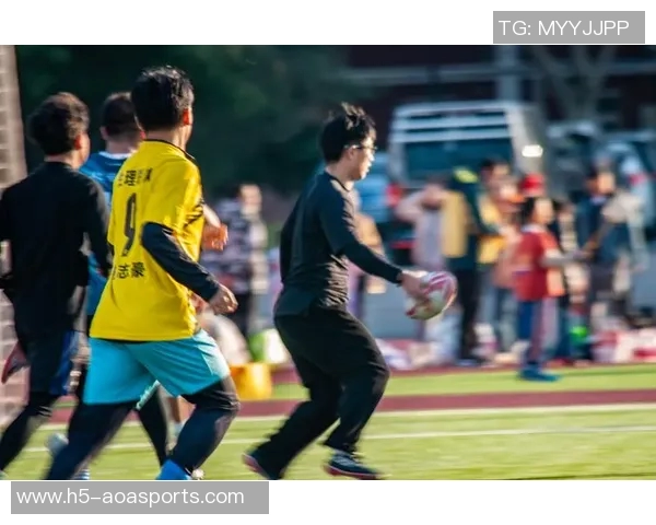 激情四溢的精彩足球赛展现团队协作与个人魅力的完美结合 激情四溢的精彩足球赛展现团队协作与个人魅力的完美结合